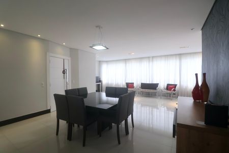 Apartamento para alugar com 214m², 4 quartos e 2 vagasSala