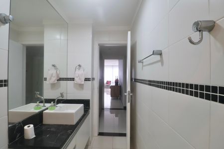 Apartamento para alugar com 214m², 4 quartos e 2 vagasBanheiro Social