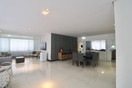 Apartamento para alugar com 214m², 4 quartos e 2 vagasSala