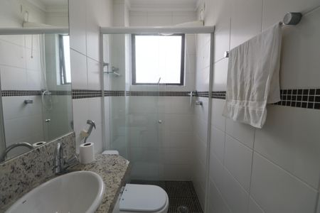 Apartamento para alugar com 214m², 4 quartos e 2 vagasBanheiro de serviço