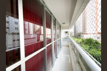 Studio para alugar com 48m², 1 quarto e 1 vaga Studio para alugar com 48m², 1 quarto e 1 vagaVaranda