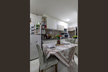 Sala e Cozinha de apartamento para alugar com 2 quartos, 40m² em Vila Carmosina, São Paulo