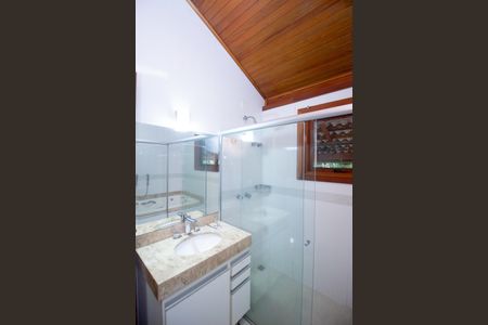 Casa de condomínio à venda com 3999m², 3 quartos e 20 vagasBanheiro da Suíte