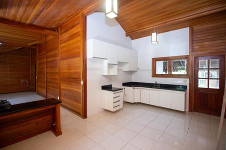 Casa de condomínio à venda com 3999m², 3 quartos e 20 vagasCozinha e Área de Serviço