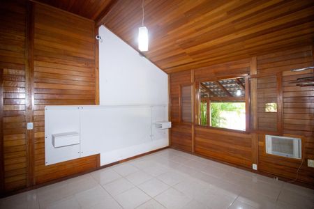 Casa de condomínio à venda com 3999m², 3 quartos e 20 vagasQuarto Suíte