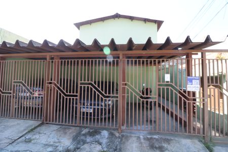 Casa para alugar com 60m², 2 quartos e 1 vagaFachada