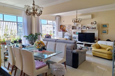 Apartamento à venda com 135m², 3 quartos e 1 vaga Apartamento à venda com 135m², 3 quartos e 1 vagaSala