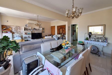 Apartamento à venda com 135m², 3 quartos e 1 vaga Apartamento à venda com 135m², 3 quartos e 1 vagaSala