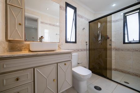 Apartamento à venda com 156m², 4 quartos e 3 vagasBanheiro da Suíte 1