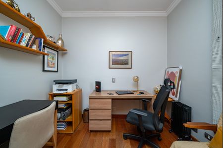 Apartamento à venda com 156m², 4 quartos e 3 vagasQuarto 2