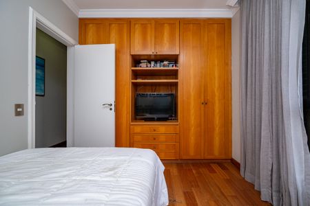 Apartamento à venda com 156m², 4 quartos e 3 vagasSuíte 2