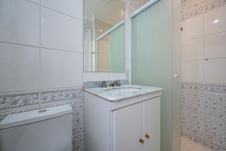 Apartamento à venda com 156m², 4 quartos e 3 vagasBanheiro da Suíte 2