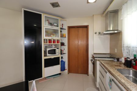 Apartamento à venda com 100m², 3 quartos e 3 vagasCozinha