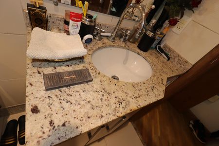 Apartamento à venda com 100m², 3 quartos e 3 vagasBanheiro da Suíte - Pia