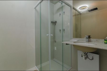 Banheiro de kitnet/studio para alugar com 1 quarto, 30m² em Vila Mariana, São Paulo