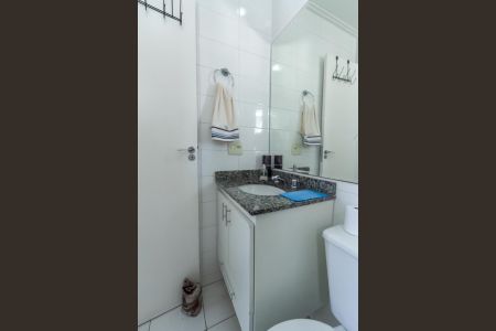 Apartamento à venda com 74m², 2 quartos e 2 vagasBanheiro da Suíte