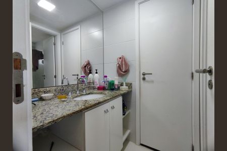 Apartamento à venda com 164m², 4 quartos e 2 vagasBanheiro das Suítes Canadenses