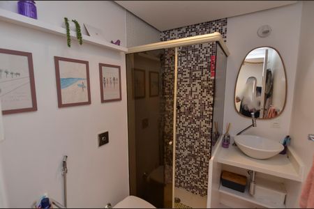 Apartamento à venda com 72m², 2 quartos e 1 vagaBanheiro Social