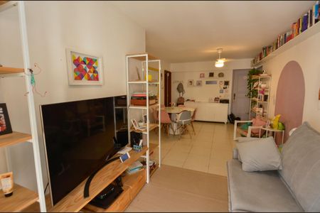 Apartamento à venda com 72m², 2 quartos e 1 vagaSala