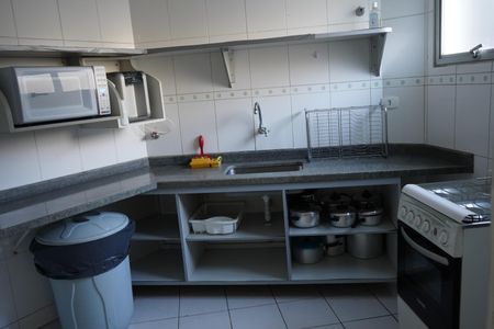 Apartamento para alugar com 98m², 2 quartos e 1 vagaÁrea comum - Salão de festas