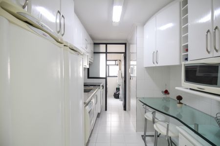 Apartamento à venda com 83m², 3 quartos e 2 vagas Apartamento à venda com 83m², 3 quartos e 2 vagasCozinha