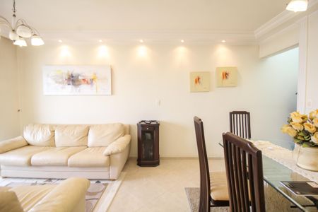 Apartamento à venda com 83m², 3 quartos e 2 vagas Apartamento à venda com 83m², 3 quartos e 2 vagasSala