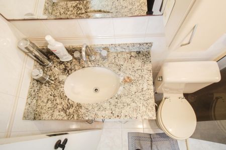 Apartamento à venda com 83m², 3 quartos e 2 vagas Apartamento à venda com 83m², 3 quartos e 2 vagasBanheiro Suite