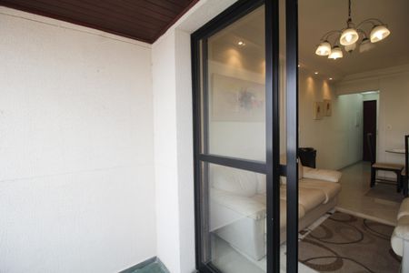 Apartamento à venda com 83m², 3 quartos e 2 vagas Apartamento à venda com 83m², 3 quartos e 2 vagasVaranda