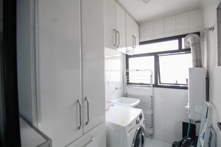 Apartamento à venda com 83m², 3 quartos e 2 vagas Apartamento à venda com 83m², 3 quartos e 2 vagasÁrea de Serviço