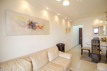 Apartamento à venda com 83m², 3 quartos e 2 vagas Apartamento à venda com 83m², 3 quartos e 2 vagasSala