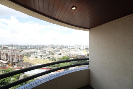 Apartamento à venda com 83m², 3 quartos e 2 vagas Apartamento à venda com 83m², 3 quartos e 2 vagasVaranda