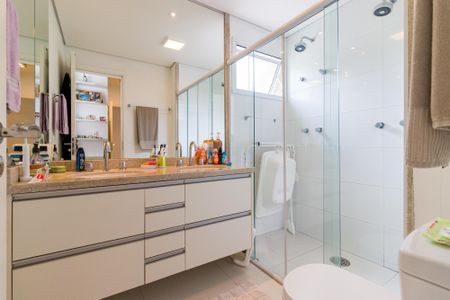 Apartamento à venda com 137m², 3 quartos e 3 vagas