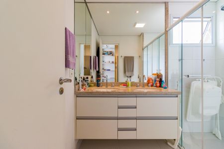 Apartamento à venda com 137m², 3 quartos e 3 vagas