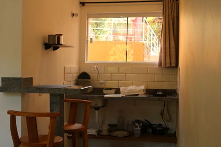 Cozinha de kitnet/studio para alugar com 1 quarto, 31m² em Barra da Lagoa, Florianópolis