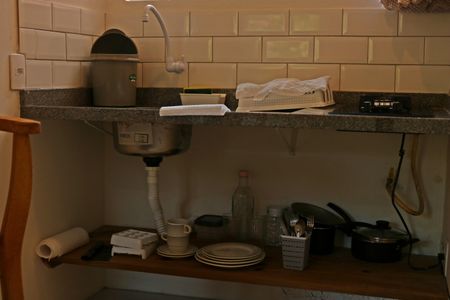 cozinha armário de kitnet/studio para alugar com 1 quarto, 31m² em Barra da Lagoa, Florianópolis