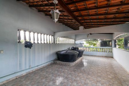 Casa para alugar com 200m², 3 quartos e 2 vagas Casa para alugar com 200m², 3 quartos e 2 vagasTerraço