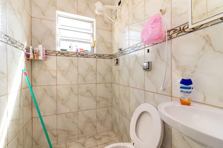 Casa à venda com 230m², 6 quartos e sem vagaBanheiro 1