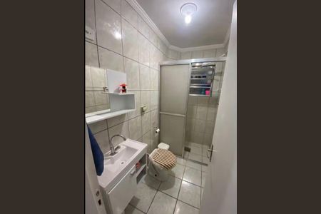 Banheiro de apartamento para alugar com 1 quarto, 45m² em Jardim Sao Miguel, Guarujá