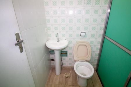 Casa para alugar com 250m², 4 quartos e 2 vagas Casa para alugar com 250m², 4 quartos e 2 vagasBanheiro da Suíte 2