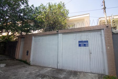 Casa para alugar com 250m², 4 quartos e 2 vagas