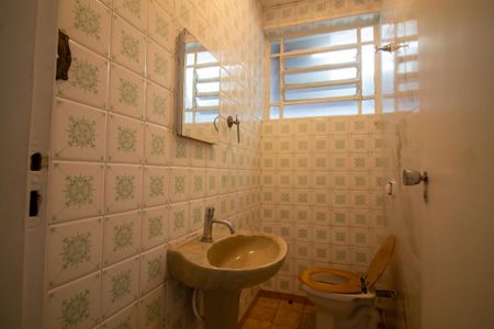 Casa para alugar com 250m², 4 quartos e 2 vagas Casa para alugar com 250m², 4 quartos e 2 vagasLavabo