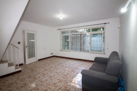 Casa para alugar com 250m², 4 quartos e 2 vagas Casa para alugar com 250m², 4 quartos e 2 vagasSala