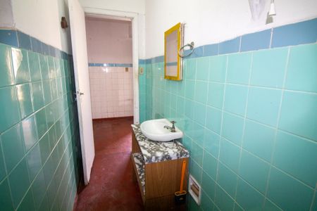 Casa para alugar com 250m², 4 quartos e 2 vagas Casa para alugar com 250m², 4 quartos e 2 vagasBanheiro de Serviço