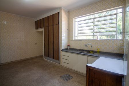 Casa para alugar com 250m², 4 quartos e 2 vagas Casa para alugar com 250m², 4 quartos e 2 vagasCozinha