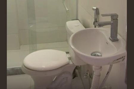 Banheiro de apartamento à venda com 1 quarto, 30m² em Centro, Rio de Janeiro