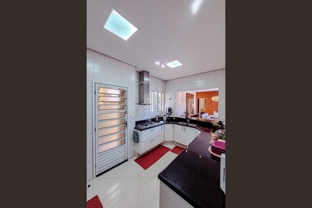 Casa à venda com 462m², 4 quartos e 2 vagas Casa à venda com 462m², 4 quartos e 2 vagasCozinha