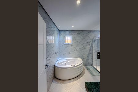Casa à venda com 462m², 4 quartos e 2 vagas Casa à venda com 462m², 4 quartos e 2 vagasBanheiro da Suíte 3