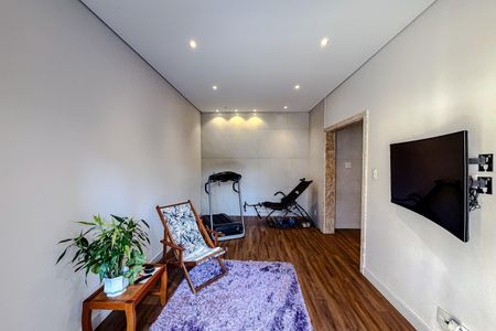 Casa à venda com 462m², 4 quartos e 2 vagas Casa à venda com 462m², 4 quartos e 2 vagasEscritório