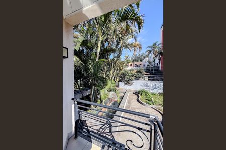 Casa à venda com 462m², 4 quartos e 2 vagas Casa à venda com 462m², 4 quartos e 2 vagasVaranda da Suíte 3