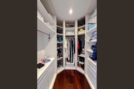 Casa à venda com 462m², 4 quartos e 2 vagas Casa à venda com 462m², 4 quartos e 2 vagas Quarto 3 - Suíte